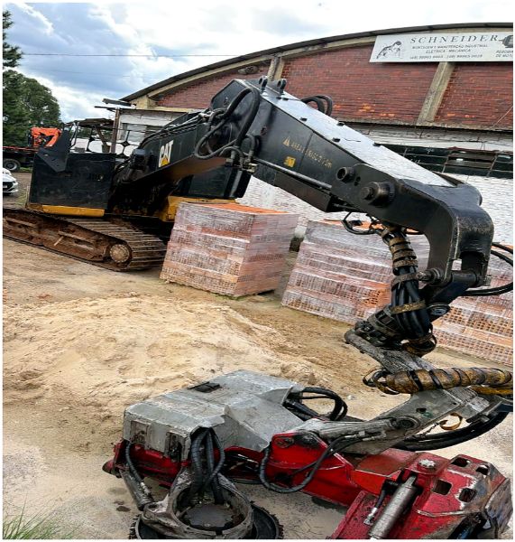 Escavadeira Caterpillar 320D2FM, ano 2018