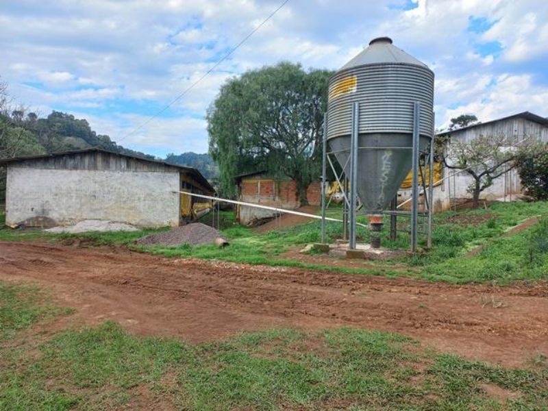 Terreno com 101.534,30m² com edificações, localizado em Concórdia - SC