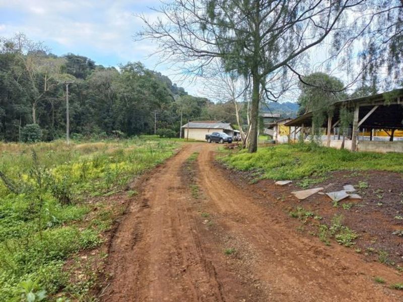 Terreno com 101.534,30m² com edificações, localizado em Concórdia - SC