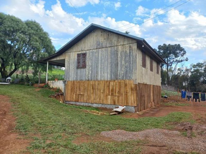Terreno com 101.534,30m² com edificações, localizado em Concórdia - SC