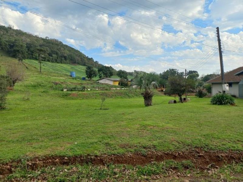 Terreno com 101.534,30m² com edificações, localizado em Concórdia - SC