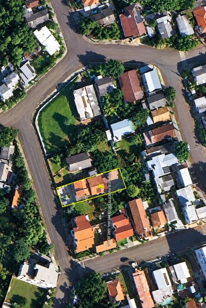 Terreno com 644,00m² com casa de 304,53m², localizado em Catuípe - RS, bairro Centro