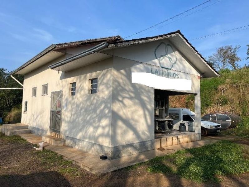 Imagem do imóvel Terreno com 2,1 hec. com benfeitorias
