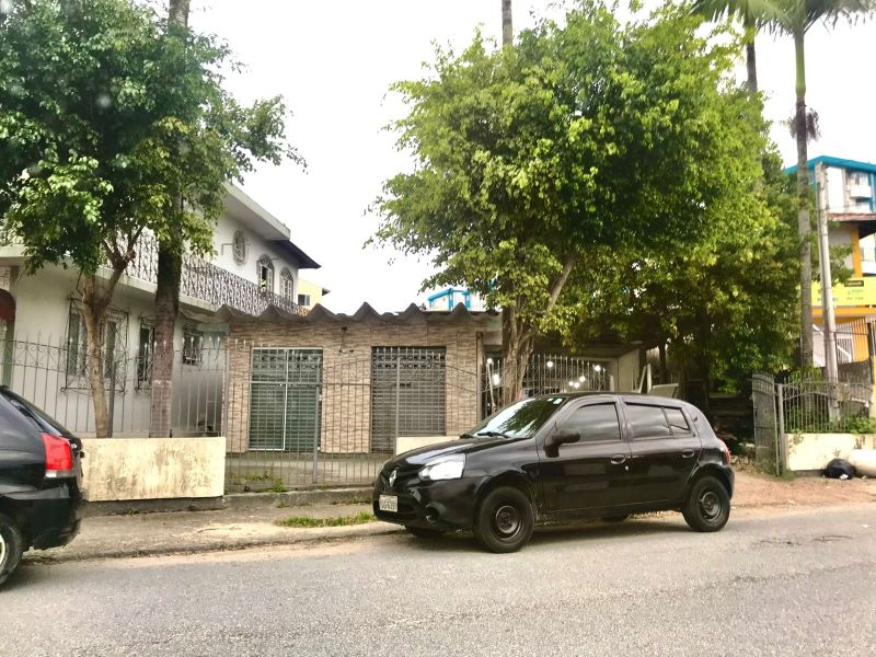Imagem do imóvel Casa e Galpão esquina em São José (SC)