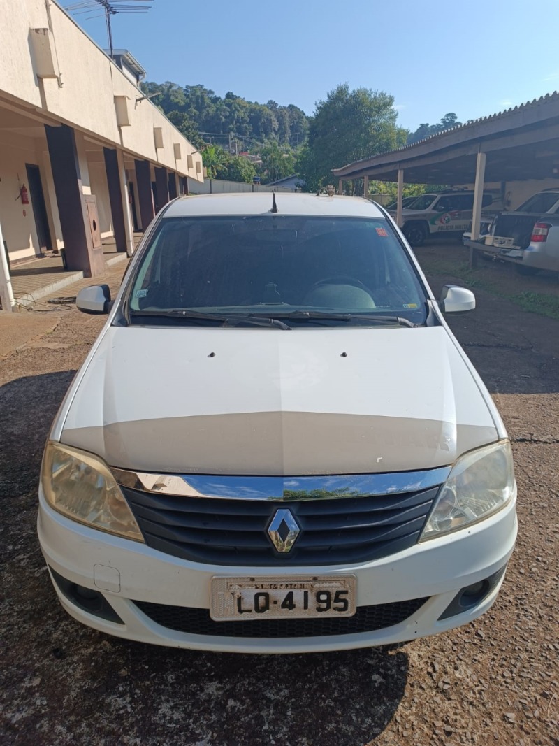 AUTOMOVEL Renault/Logan Ano: 2013/2013 — foto 3 de 4