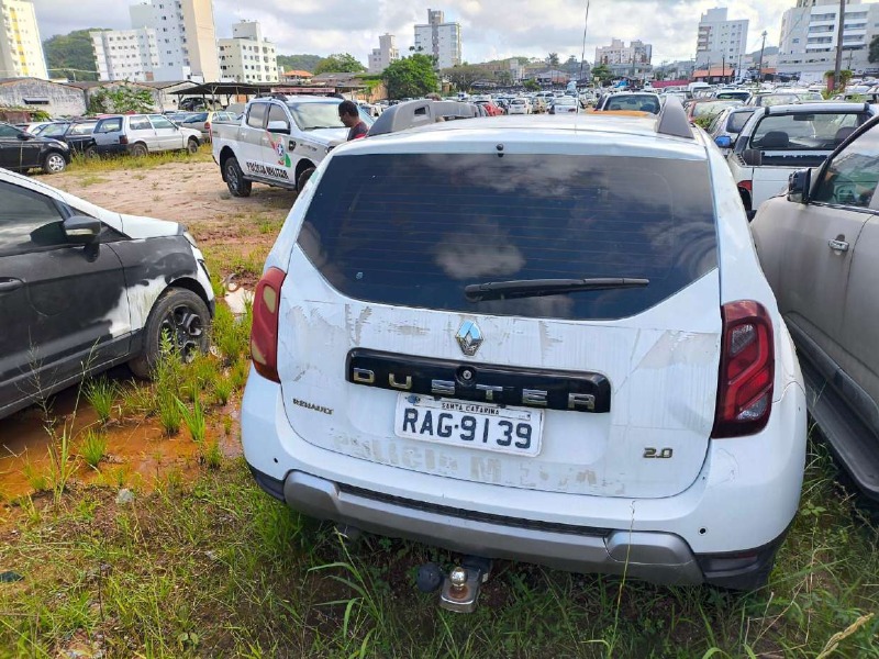 AUTOMOVEL Renault/Duster 20 D 4x4 Ano: 2019/2020 — foto 6 de 7