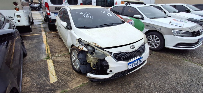 AUTOMOVEL I/Kia Cerato Ano: 2013/2014 — foto 3 de 3
