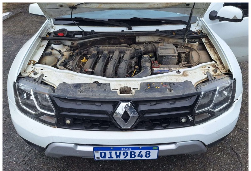 AUTOMOVEL Renault/Duster 20 D 4x4 Ano: 2017/2018 — foto 4 de 6