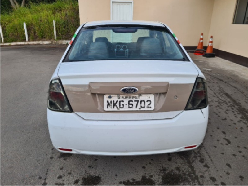 AUTOMOVEL Ford/Fiesta Sedan Ano: 2012/2012 — foto 3 de 4