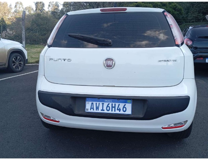 AUTOMOVEL Fiat/Punto Attractive Ano: 2012/2013 — foto 4 de 5