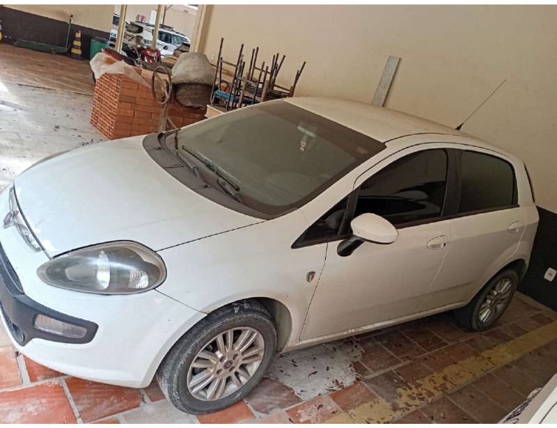 AUTOMOVEL Fiat/Punto Attractive Ano: 2012/2013 — foto 3 de 5