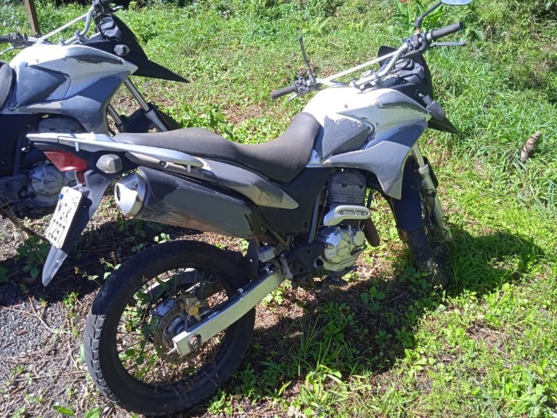 MOTOCICLETA Honda/XRE 300 Ano: 2009/2010 — foto 3 de 5