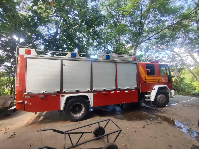 SUCATA Ford/Cargo 1721 Ano: 2002/2002 — foto 4 de 4