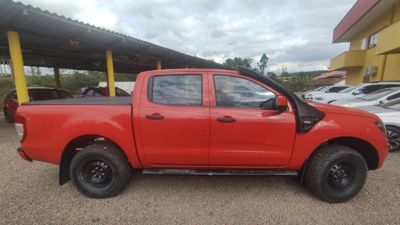 SUCATA I/Ford Ranger XL CD4 22H Ano: 2014/2014 — foto 3 de 4