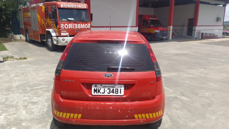 AUTOMOVEL Ford/Fiesta Ano: 2012/2012 — foto 4 de 5