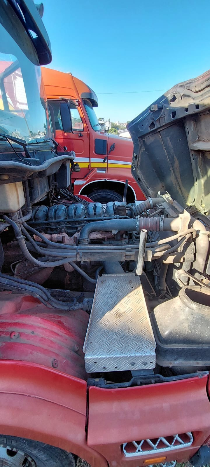 AUTOMOVEL Scânia/T124 Ano: 1999/1999 — foto 3 de 3