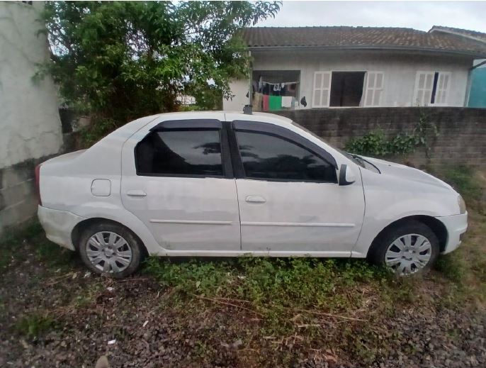 AUTOMOVEL Renault/Logan Ano: 2013/2013 — foto 5 de 6