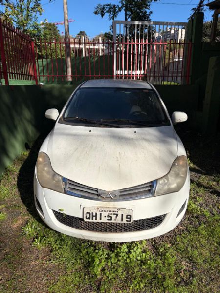 AUTOMOVEL I/Chery Celer 1.5 Ano: 2014/2015 — foto 3 de 3