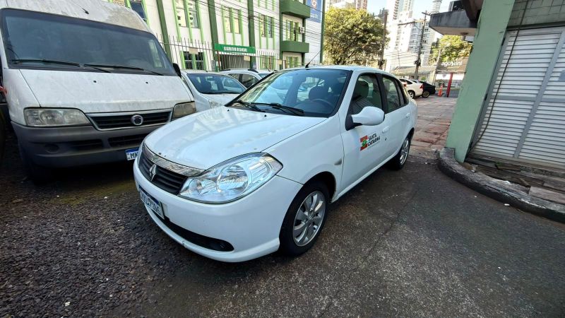 AUTOMOVEL I/Renault Symbol Ano: 2012/2013 — foto 3 de 3