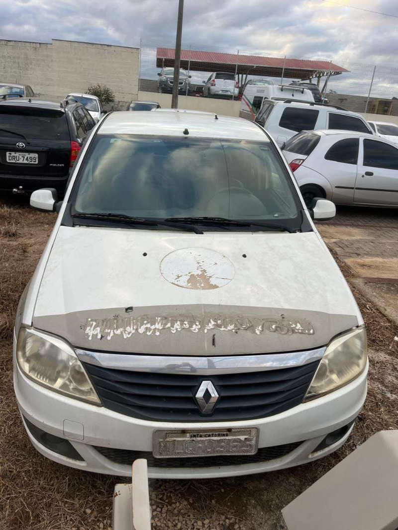 AUTOMOVEL Renault/Logan Ano: 2013/2013 — foto 4 de 5