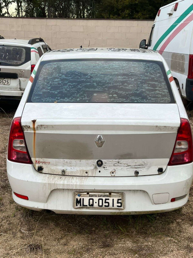 AUTOMOVEL Renault/Logan Ano: 2013/2013 — foto 5 de 5