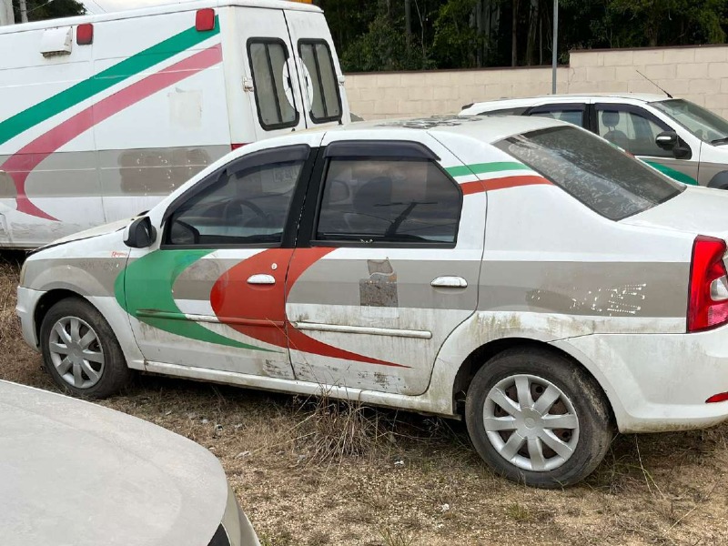 AUTOMOVEL Renault/Logan Ano: 2013/2013 — foto 4 de 5