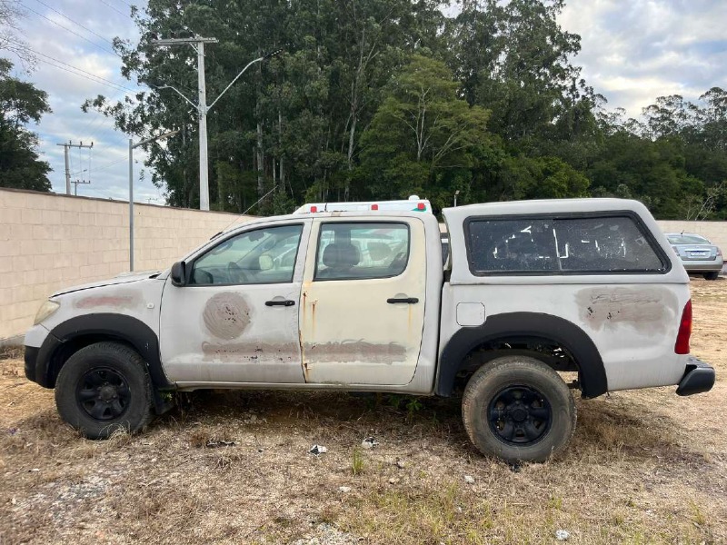 AUTOMOVEL I/Toyota Hilux CD 4X4 Ano: 2011/2011 — foto 3 de 5