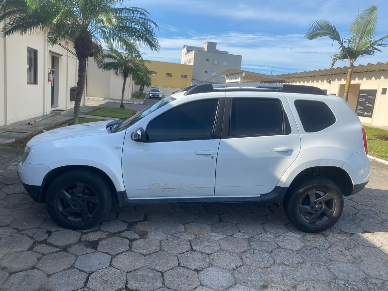 AUTOMOVEL Renault/Duster 20 D 4x4 Ano: 2014/2015 — foto 4 de 5