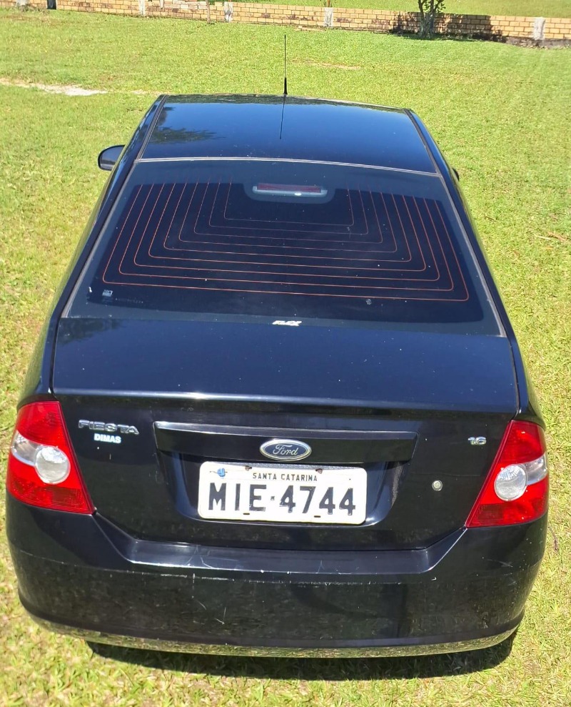 AUTOMOVEL Ford/Fiesta Sedan Ano: 2010/2010 — foto 3 de 6