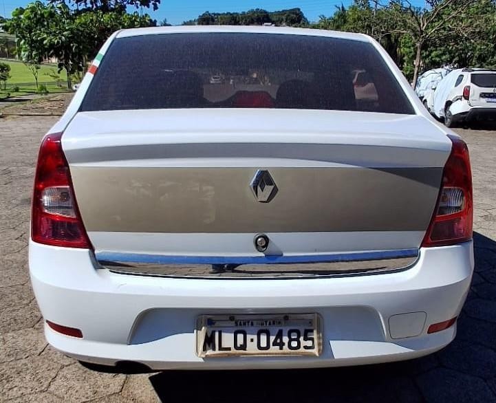 AUTOMOVEL Renault/Logan Ano: 2013/2013 — foto 6 de 7