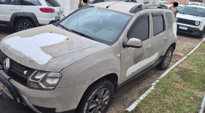 AUTOMOVEL Renault/Duster 20 D 4x4 Ano: 2017/2018 — foto 3 de 6