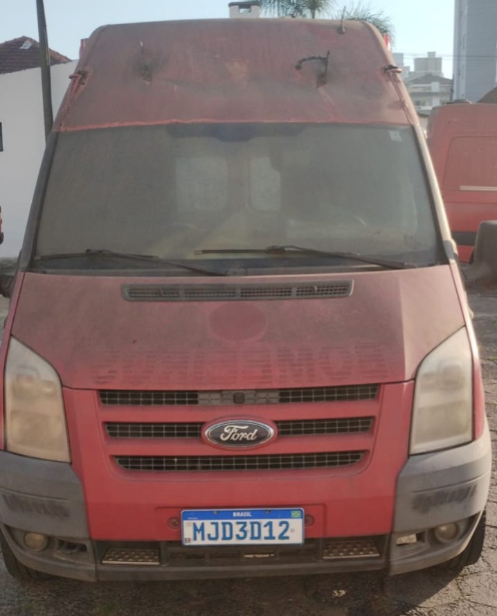 AUTOMOVEL I/Ford/Transit 350L TA Ano: 2011/2011 — foto 3 de 5