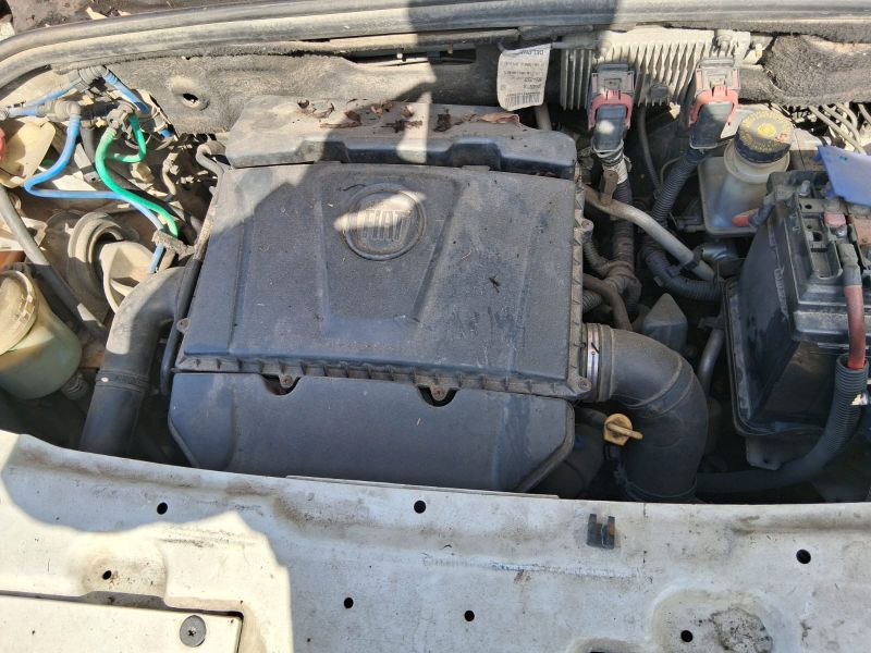 AUTOMOVEL Fiat/Doblo Ano: 2012/2012 — foto 3 de 3
