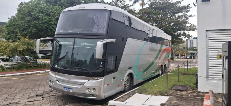 AUTOMOVEL M.Benz/Comil Camp HD R Ano: 2010/2010 — foto 4 de 5