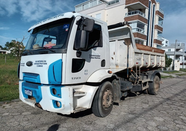 Veículo FORD Cargo CAMINHÃO FORD CARGO 1723 2013 2013 em leilão