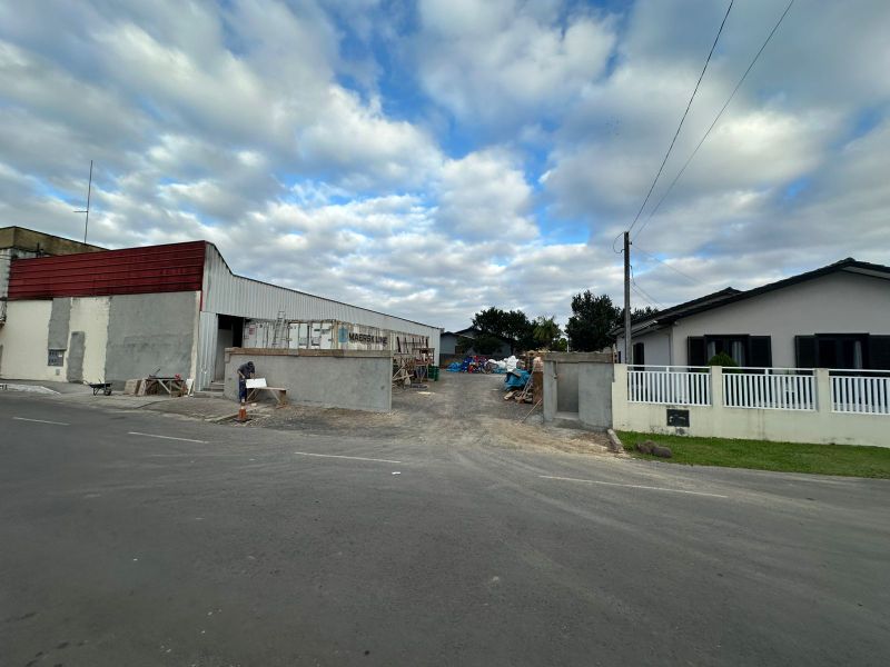 Galpão + terreno em Meleiro- R. Saul Piazza, localizado em Meleiro - SC