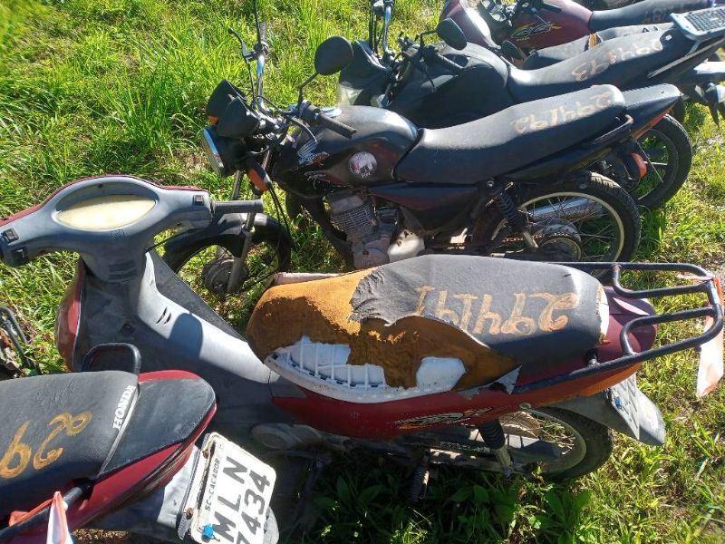 MOTONETA HONDA/C100 BIZ Ano: 2004/2004