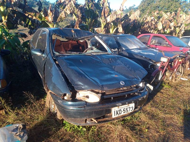 Veículo Fiat PALIO YOUNG SUCATA FIAT/PALIO YOUNG 2002/2002 2002 em leilão