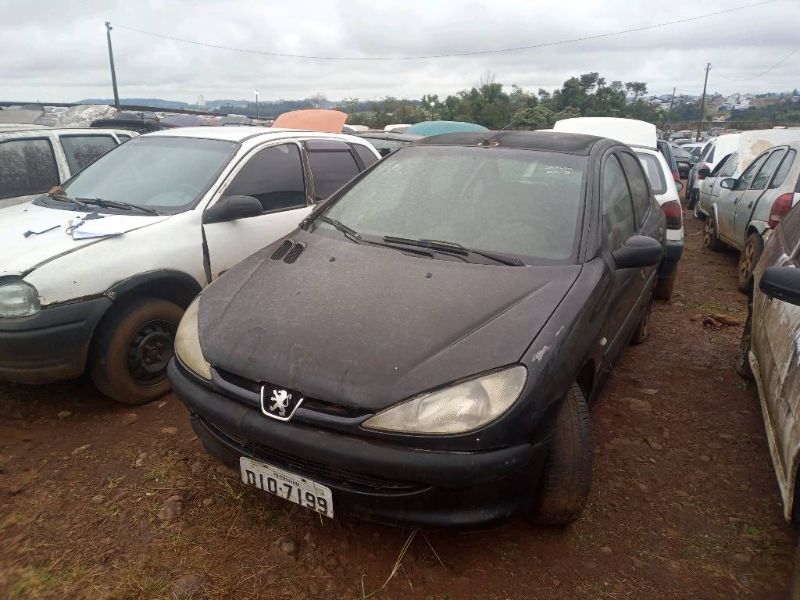 Veículo Peugeot 206 SELECTION SUCATA I/PEUGEOT 206 SELECTION Ano: 2002/2003 2003 em leilão