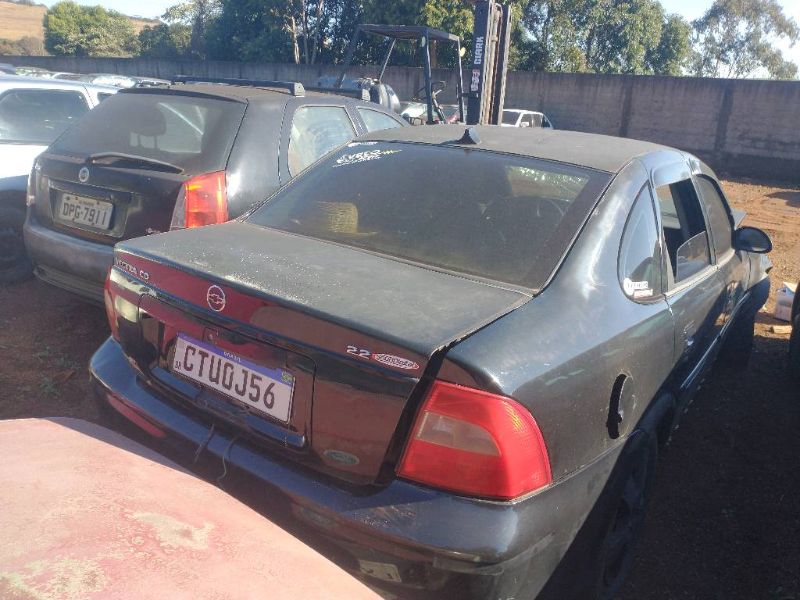 GM VECTRA CD 2000