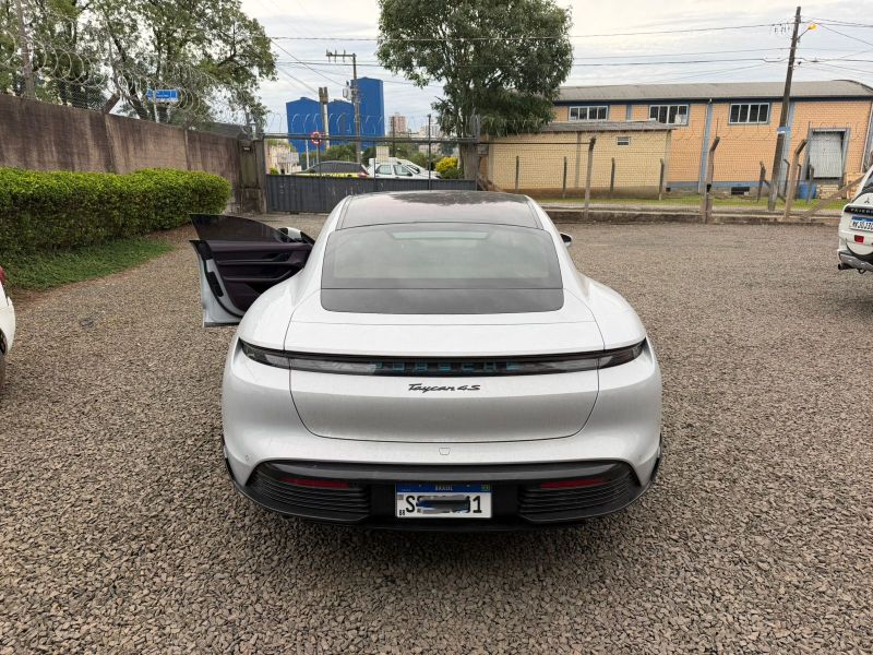 Porsche Taycan 4S- 2023 — foto 19 de 25