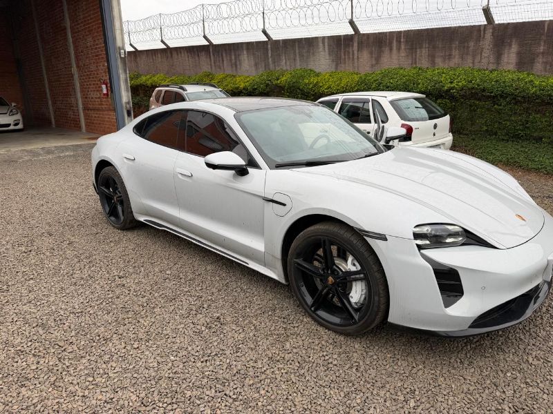 Porsche Taycan 4S- 2023 — foto 20 de 25