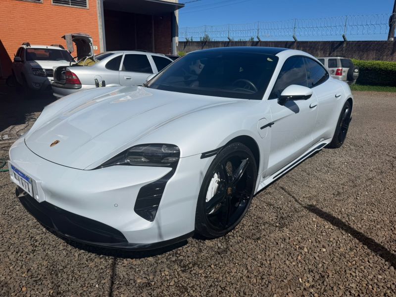Porsche Taycan 4S- 2023 — foto 16 de 25