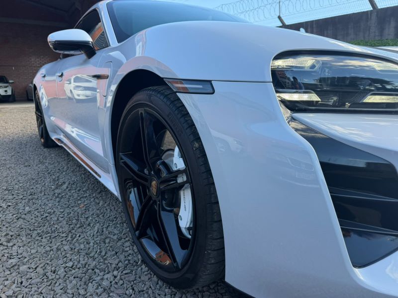 Porsche Taycan 4S- 2023 — foto 15 de 25