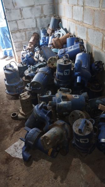 Lote 17-Bombas Especiais Submersíveis de Div. Marc