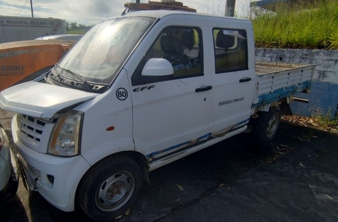 Veículo EFFA-JMC V22 EFFA V22 Cabine Dupla 1.3 16V 2021/2022 2022 em leilão