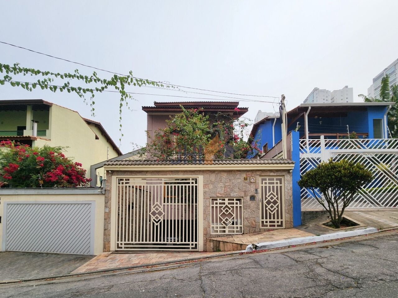 Sobrado para Venda - Conjunto Residencial Santa Terezinha