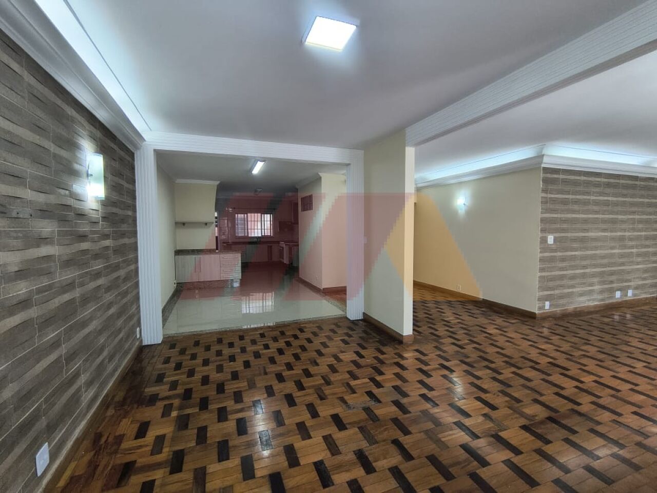 Casa Assobradada para Locação - Vila Paulicéia