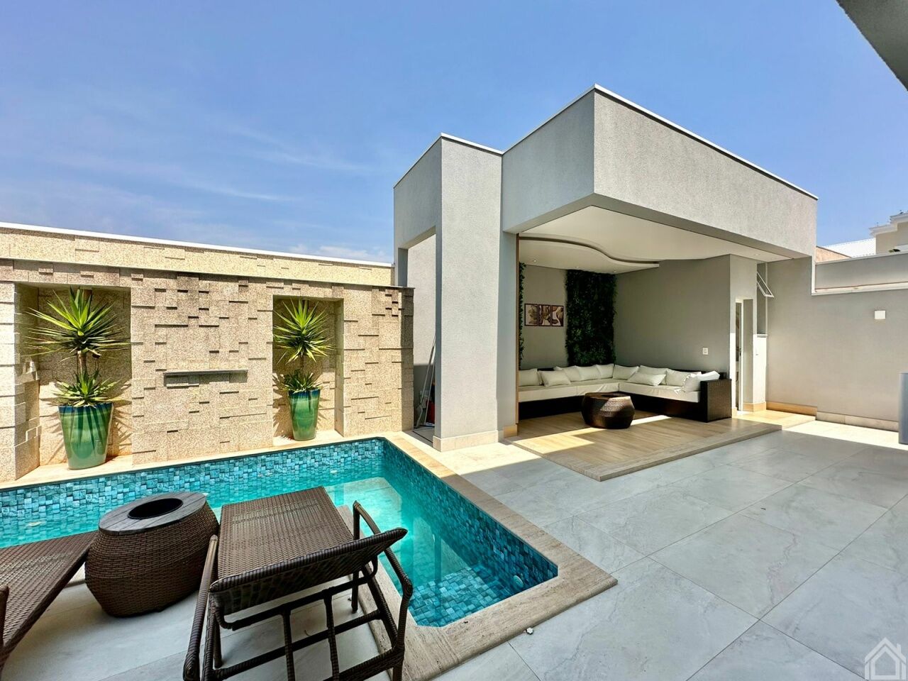 Casa Assobradada para Venda - Zona Predominantemente Residencial Dois  ZPR 2