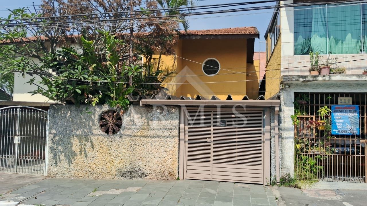 Excelente sobrado com 3 Quartos, 120m² no Conjunto Residencial Ingai, Zona Sul de SP